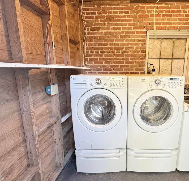 Apartment for rent at 1720 E La Rua St #A Gle-Clo, Pensacola, FL 32501