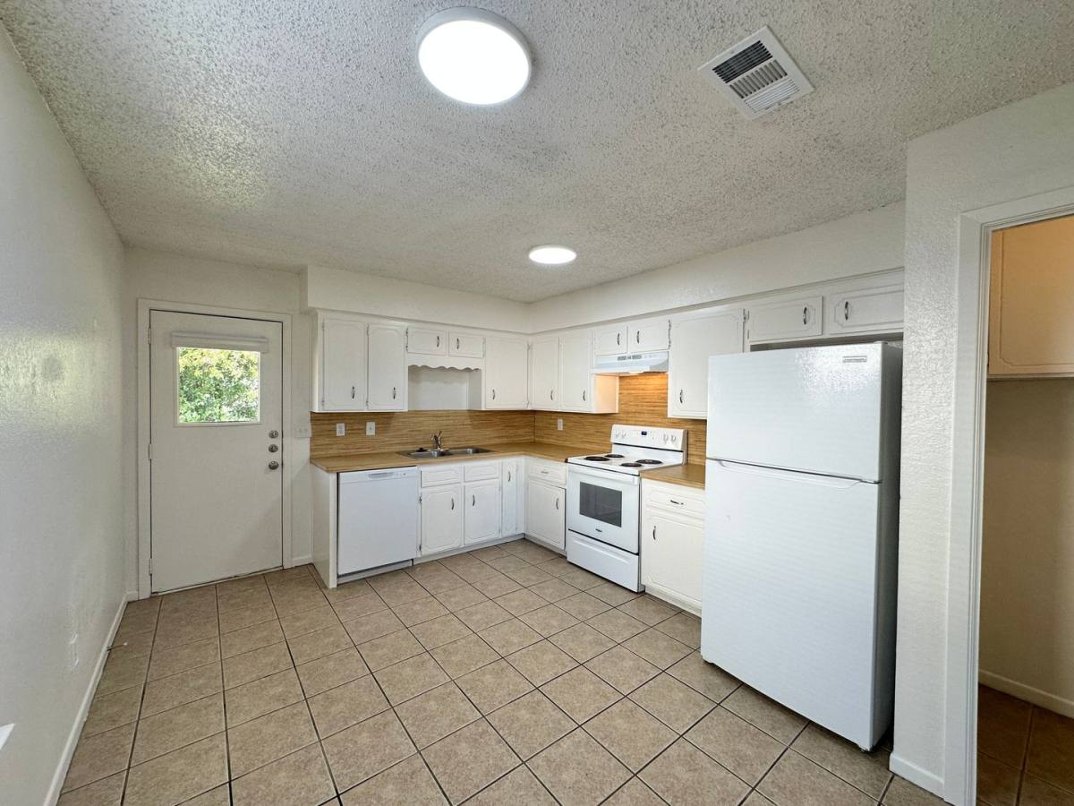 Townhouse for rent at 219 E Beeline Dr, Harker Heights, TX 76548