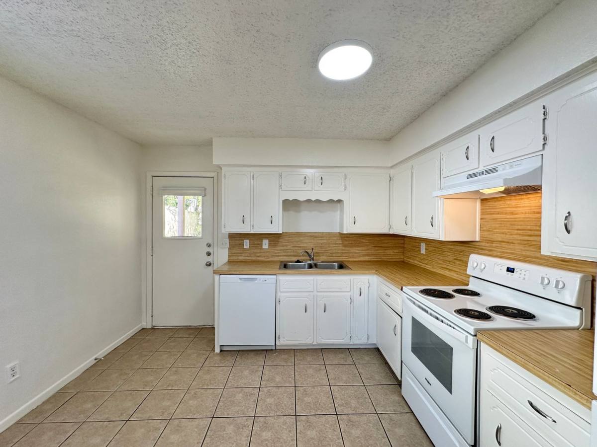 Townhouse for rent at 219 E Beeline Dr, Harker Heights, TX 76548