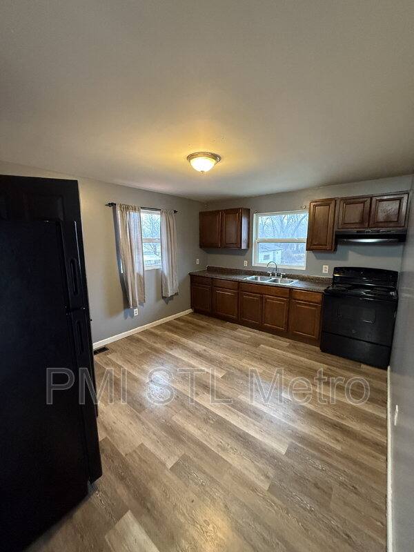 House for rent at 10365 Lord Dr, Saint Louis, MO 63136