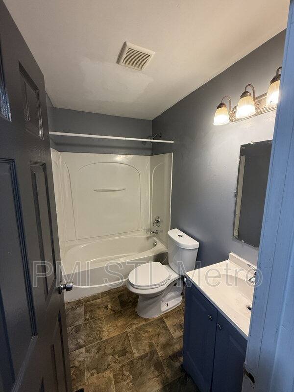 House for rent at 10365 Lord Dr, Saint Louis, MO 63136