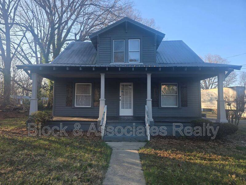 House for rent at 222 Liberty Rd, High Point, NC 27263