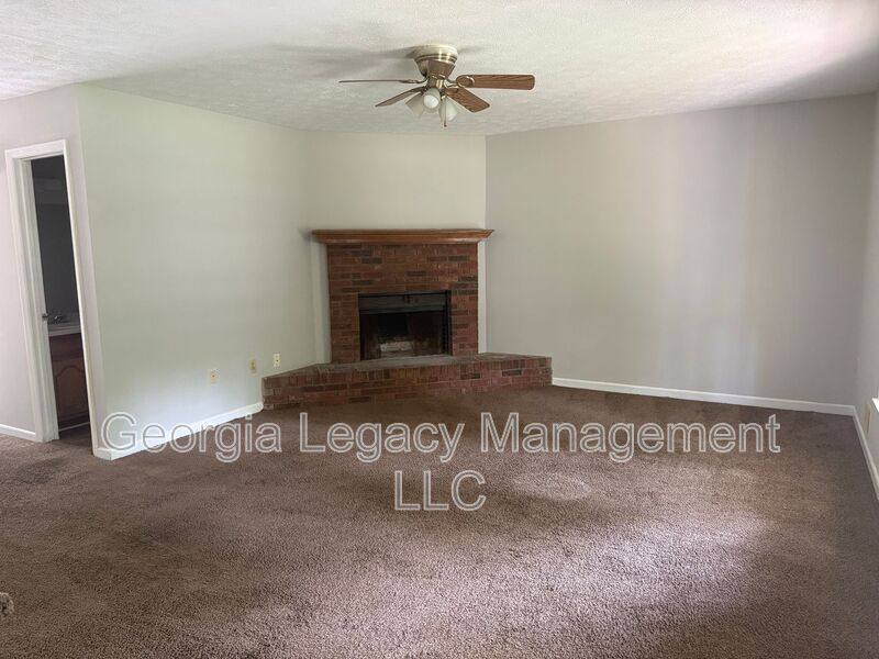 Townhouse for rent at 210 Highland Park Dr, Athens, GA 30605