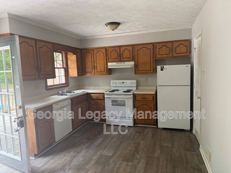 Townhouse for rent at 210 Highland Park Dr, Athens, GA 30605