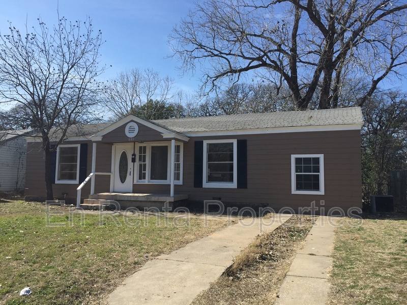 House for rent at 601 W Beach St, Fort Worth, TX 76111