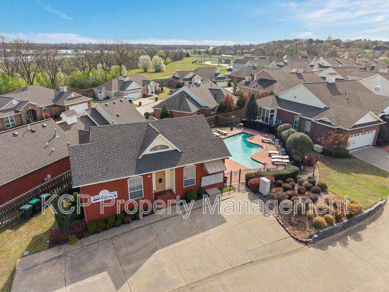 Condo for rent at 17 Jeffrey Way, Fort Smith, AR 72903