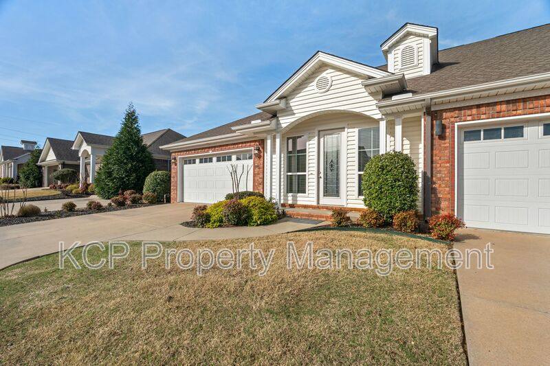 Condo for rent at 17 Jeffrey Way, Fort Smith, AR 72903