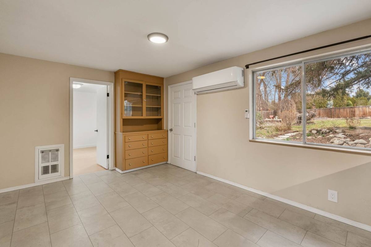 House for rent at 321 27th St NW, East Wenatchee, WA 98802