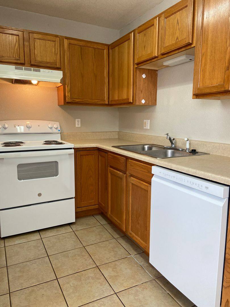 Apartment for rent at 502 Twin Oaks, Kirbyville, MO 65679