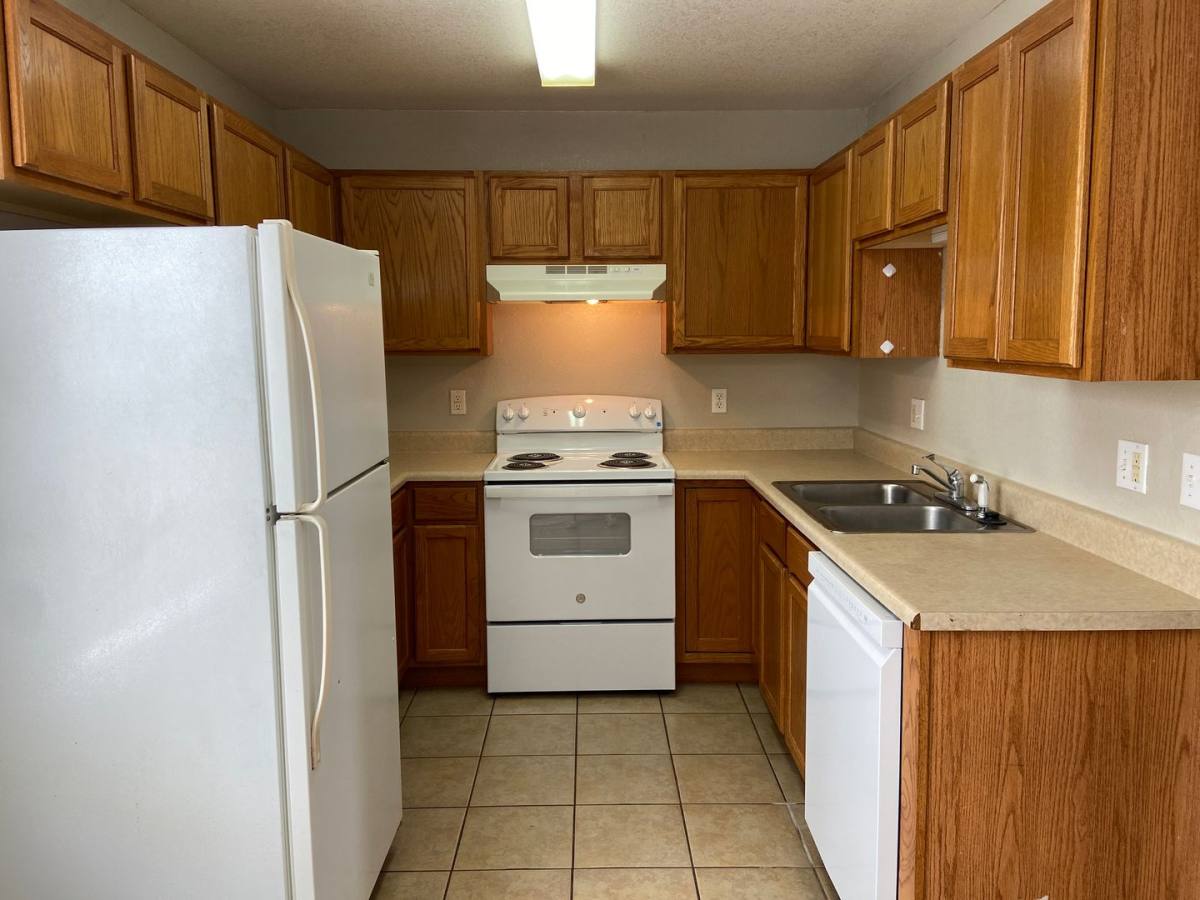 Apartment for rent at 502 Twin Oaks, Kirbyville, MO 65679