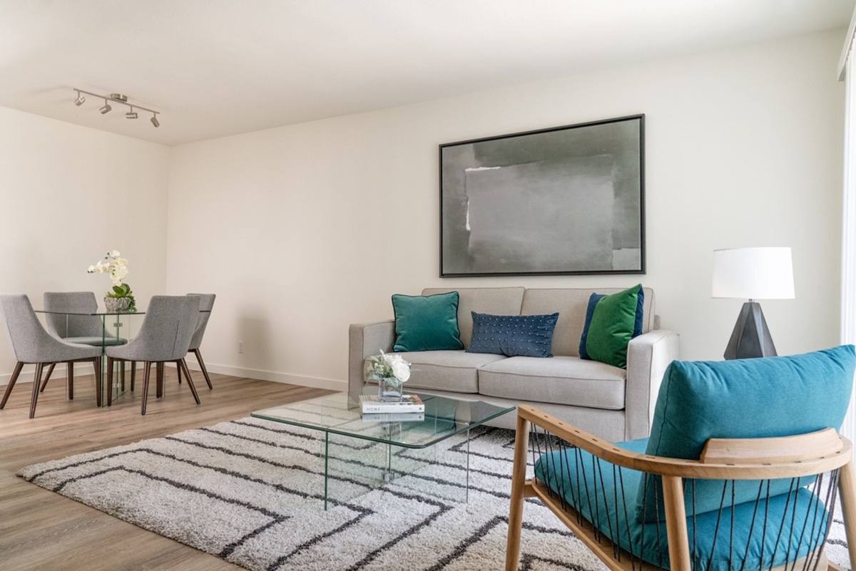 Apartment for rent at 13429 Moorpark St, Sherman Oaks, CA 91423