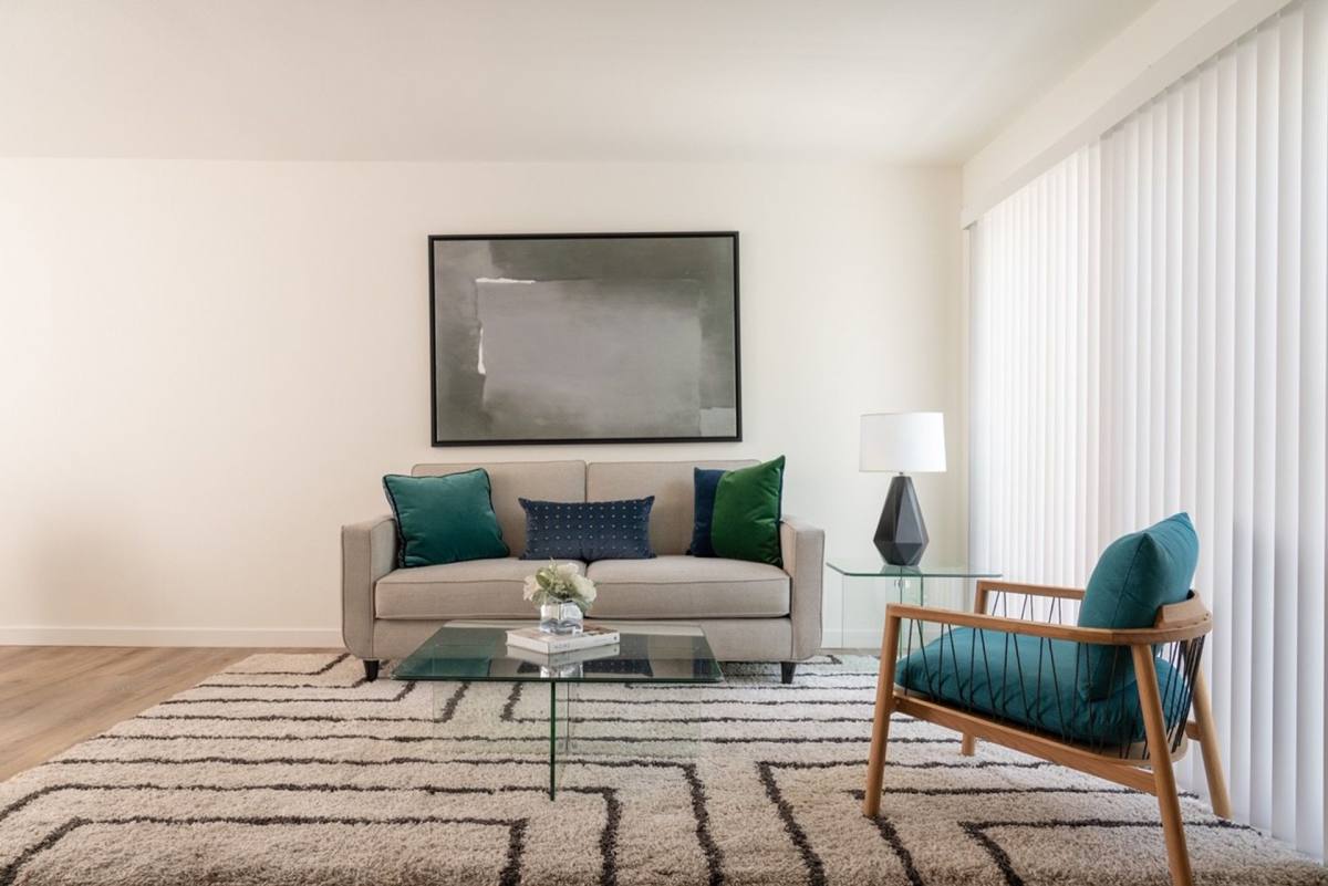 Apartment for rent at 13429 Moorpark St, Sherman Oaks, CA 91423