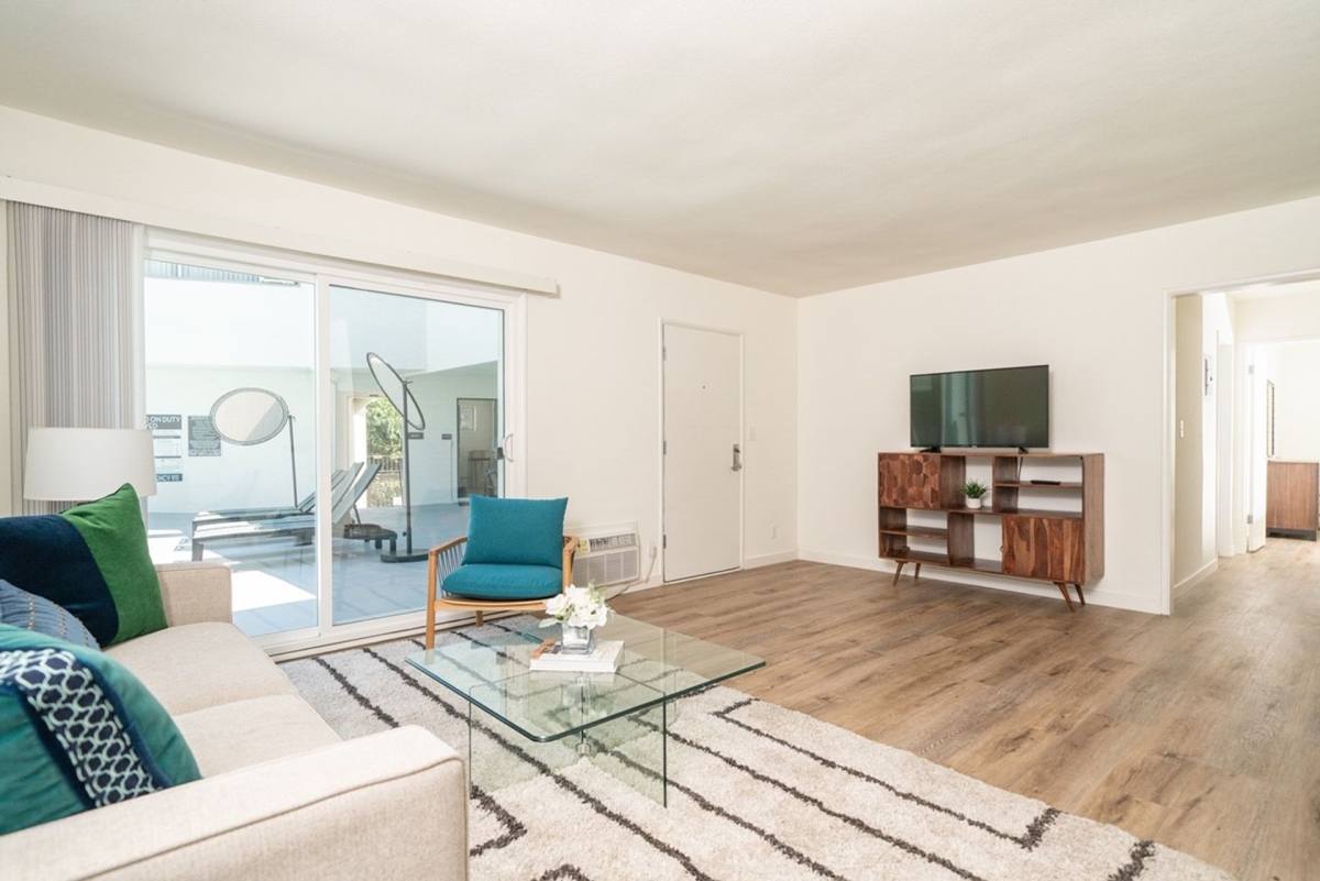 Apartment for rent at 13429 Moorpark St, Sherman Oaks, CA 91423