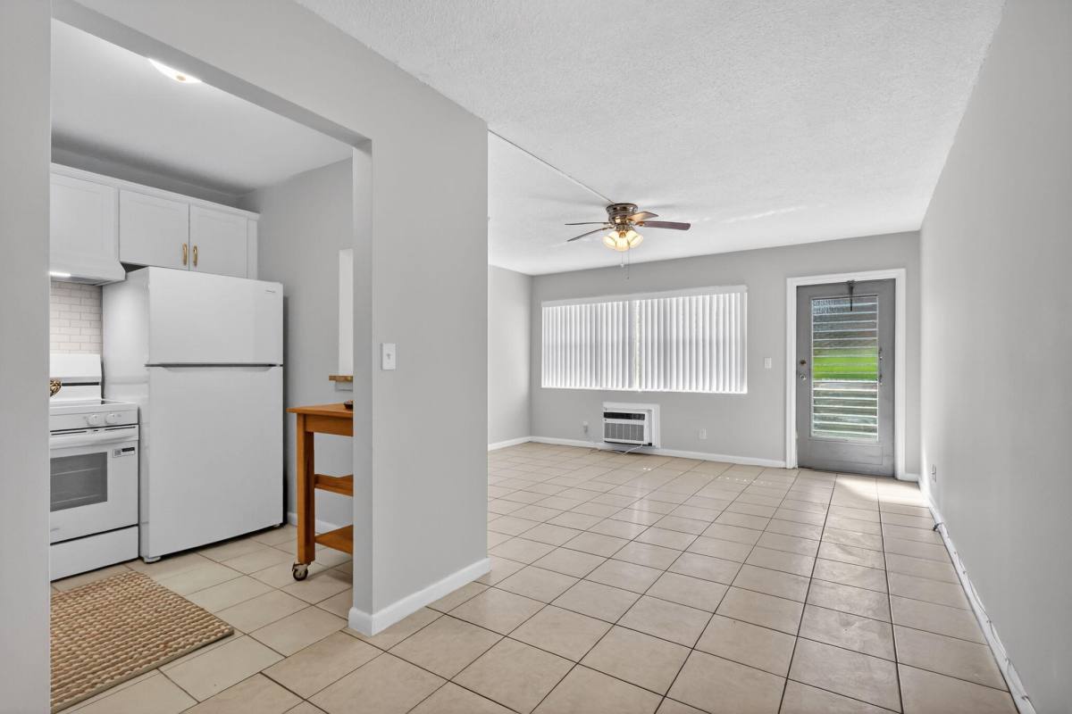 Apartment for rent at 378 Sheffield P #378, West Palm Beach, FL 33417