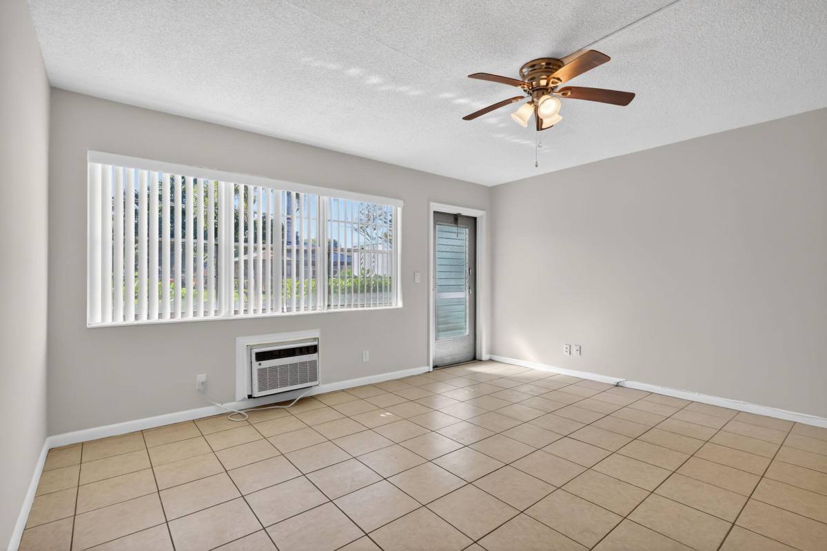 Apartment for rent at 378 Sheffield P #378, West Palm Beach, FL 33417