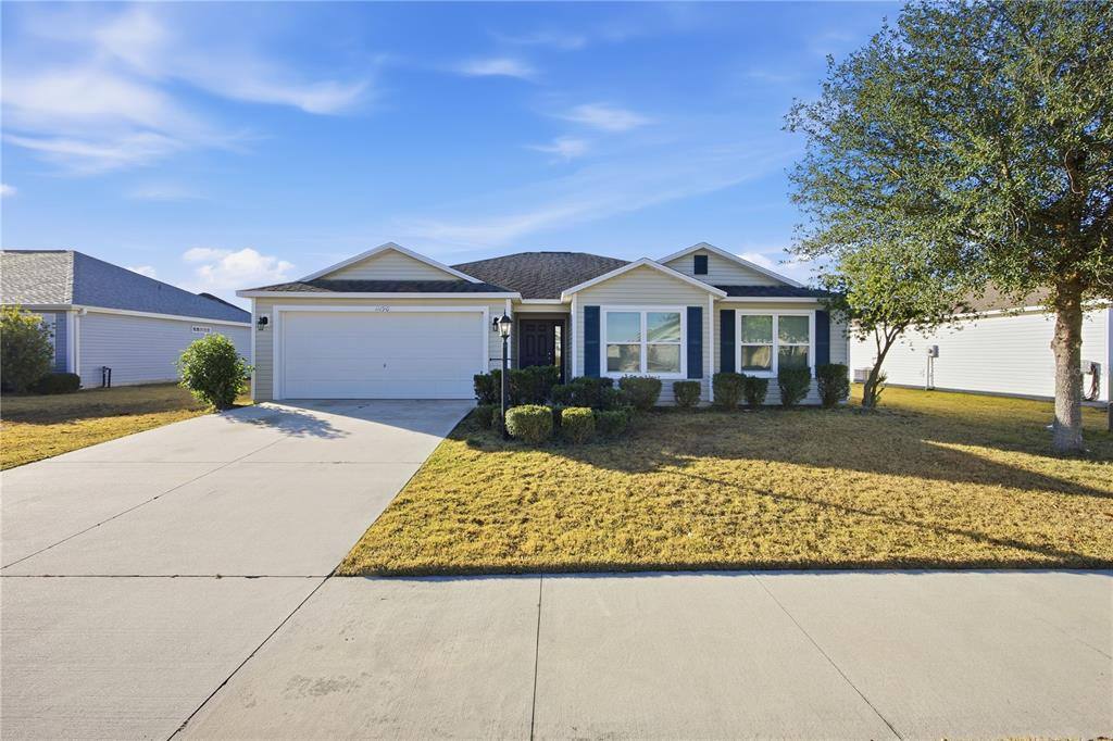Apartment for rent at 11190 Hess Way, Oxford, FL 34484