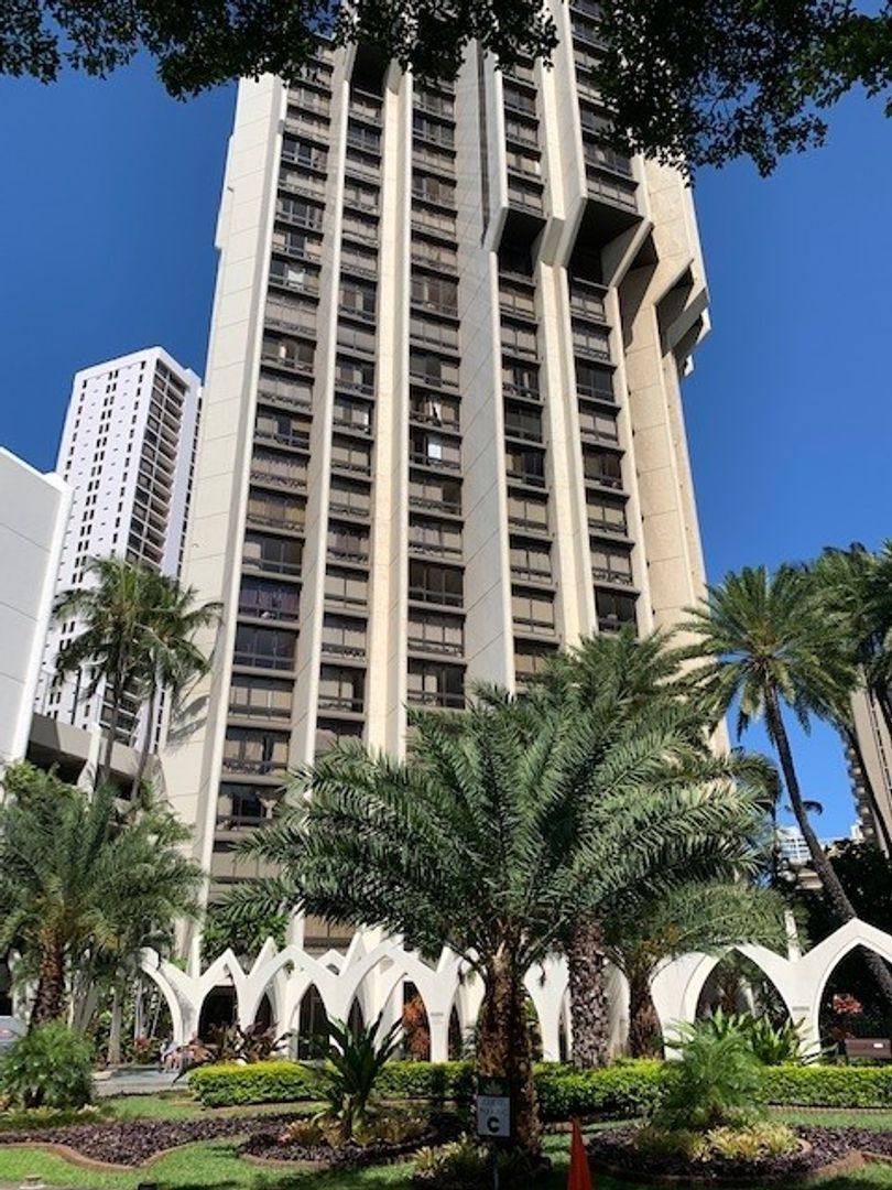 Apartment for rent at 300 Wai Nani Way, Honolulu, HI 96815