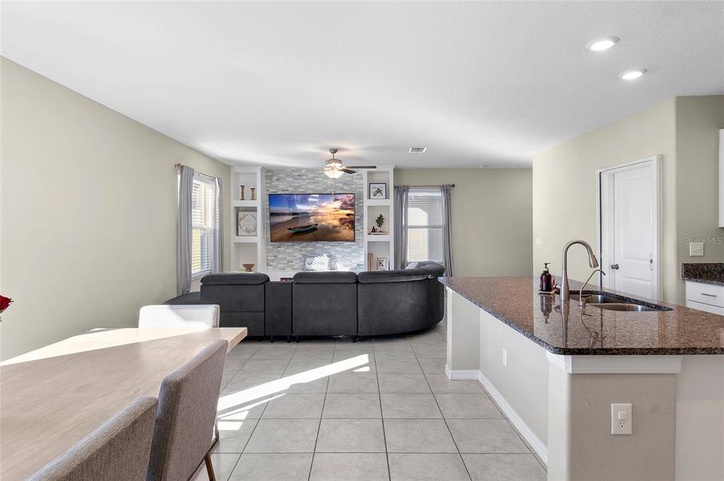 Apartment for rent at 15507 Peace River Place, Sun City Center, FL 33573