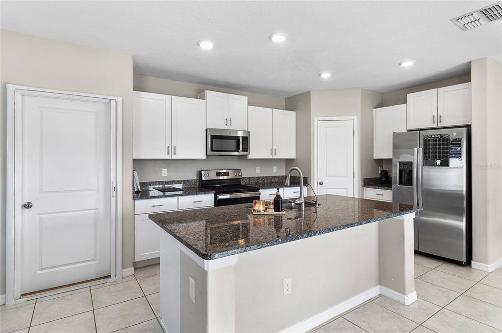 Apartment for rent at 15507 Peace River Place, Sun City Center, FL 33573