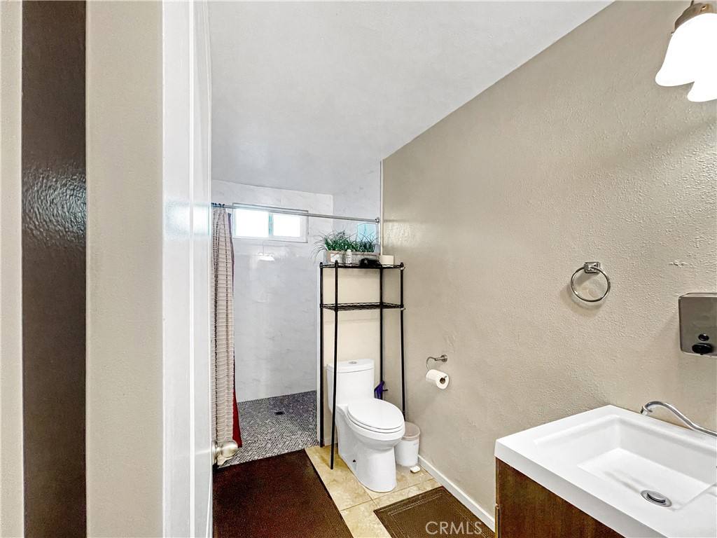 Apartment for rent at 4084 137th St #4084B, Hawthorne, CA 90250