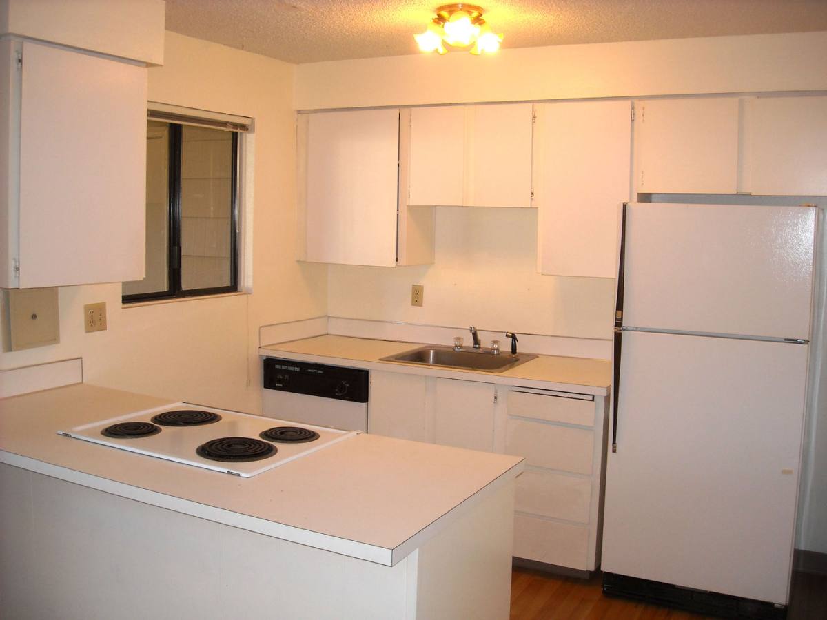 Townhouse for rent at 1359 Madras St SE, Salem, OR 97306