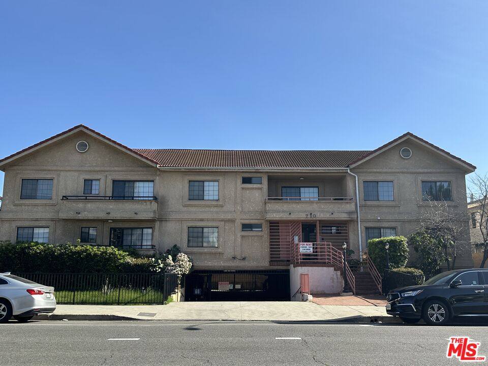 Apartment for rent at 710 Crenshaw Blvd #201, Los Angeles, CA 90005