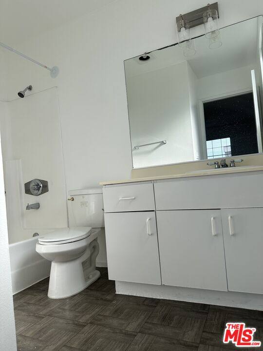 Apartment for rent at 710 Crenshaw Blvd #201, Los Angeles, CA 90005