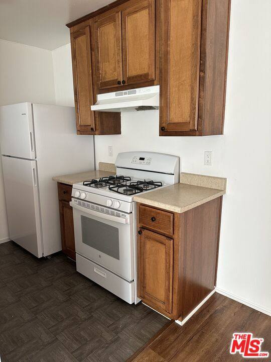 Apartment for rent at 710 Crenshaw Blvd #201, Los Angeles, CA 90005