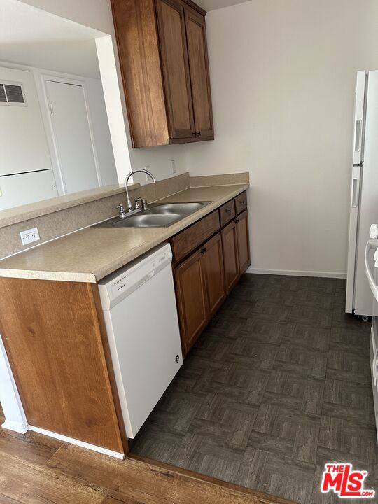 Apartment for rent at 710 Crenshaw Blvd #201, Los Angeles, CA 90005