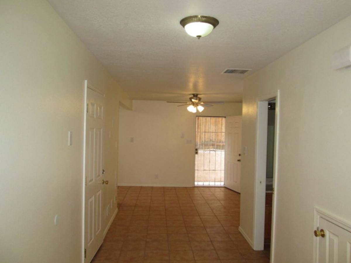 Townhouse for rent at 1704 Lead SE, Albuquerque, NM 87106