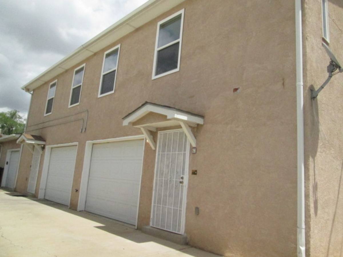 Townhouse for rent at 1704 Lead SE, Albuquerque, NM 87106