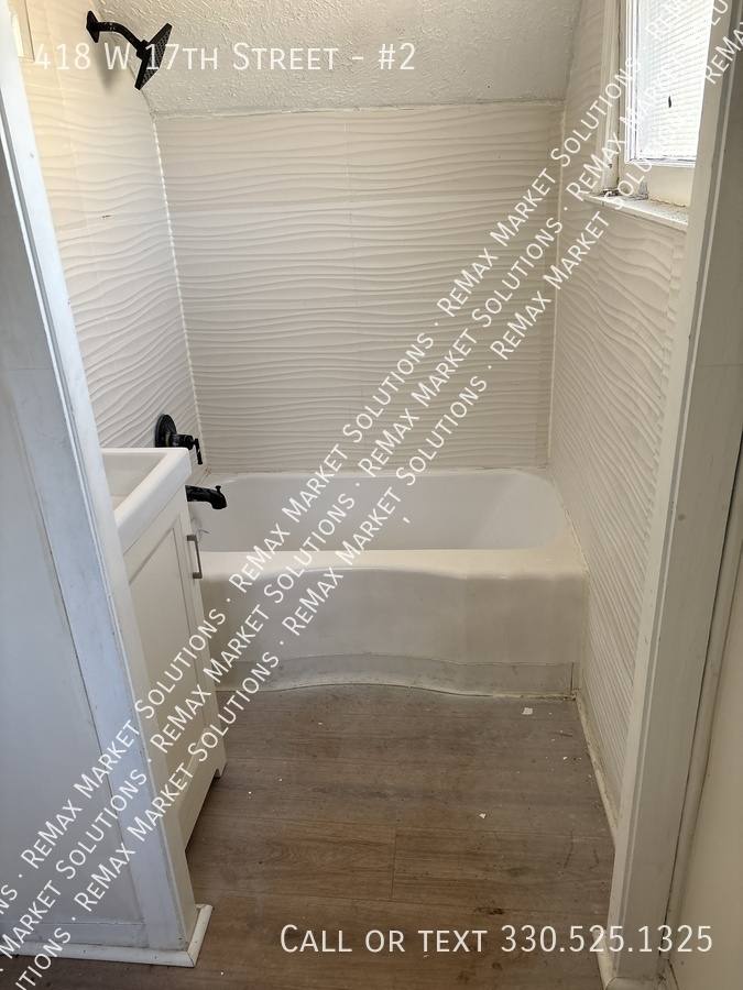 Apartment for rent at 418 W 17th St #2, Lorain, OH 44052
