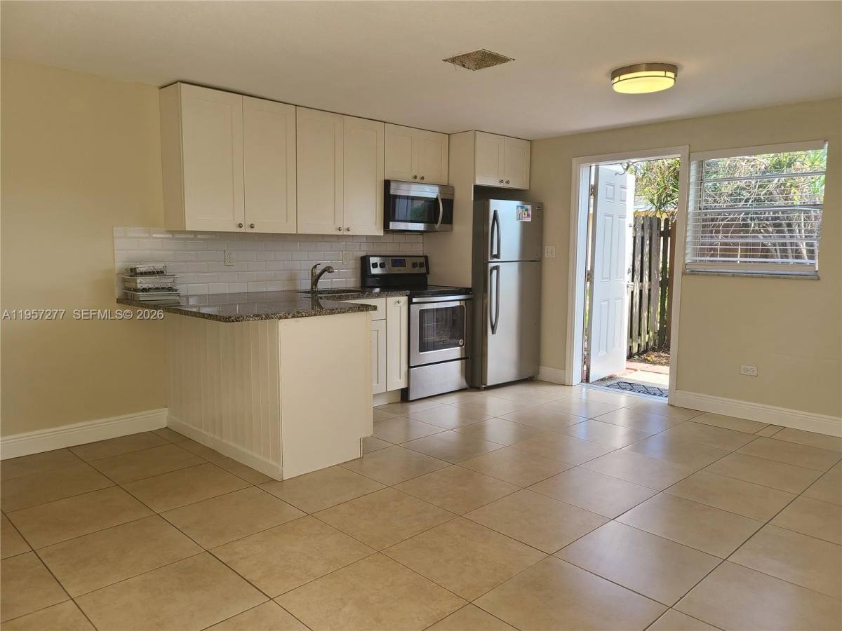Apartment for rent at 127 NW 13th Ave #127REAR, Dania, FL 33004