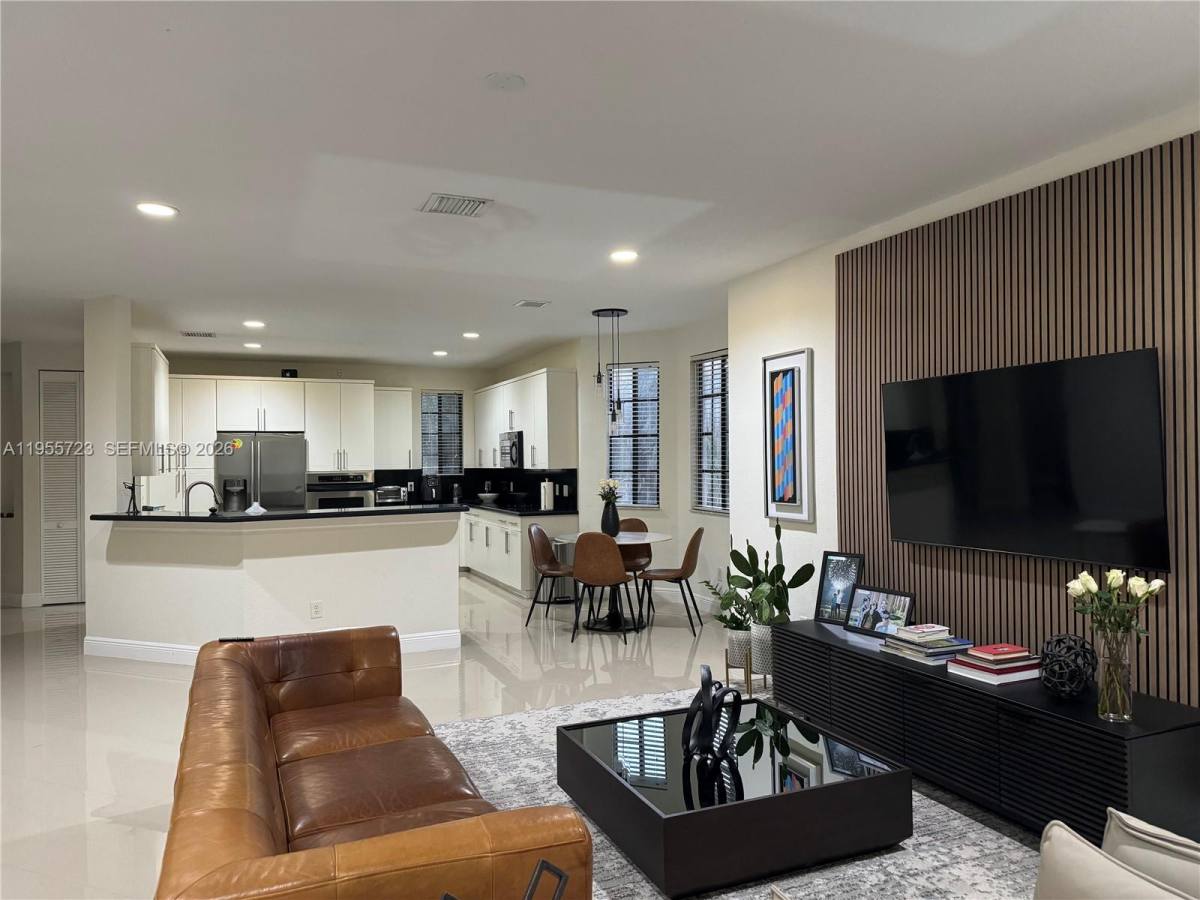 Apartment for rent at 1547 Passion Vine Circle, Fort Lauderdale, FL 33326