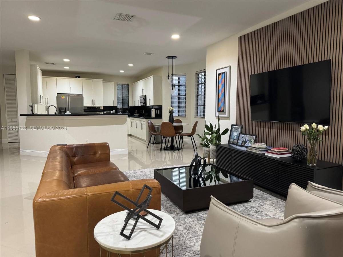 Apartment for rent at 1547 Passion Vine Circle, Fort Lauderdale, FL 33326