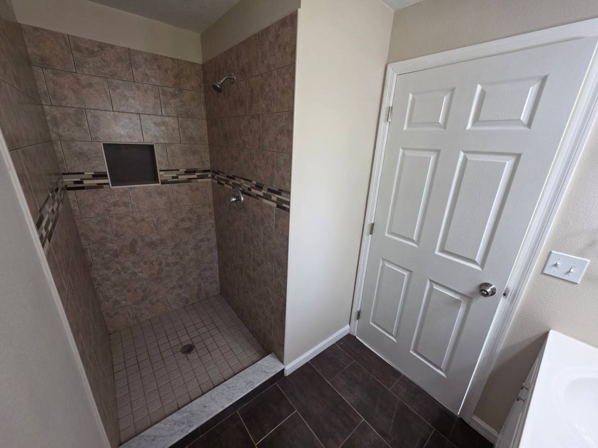 Apartment for rent at 1414 N Lakeview Ave, Leesburg, FL 34748