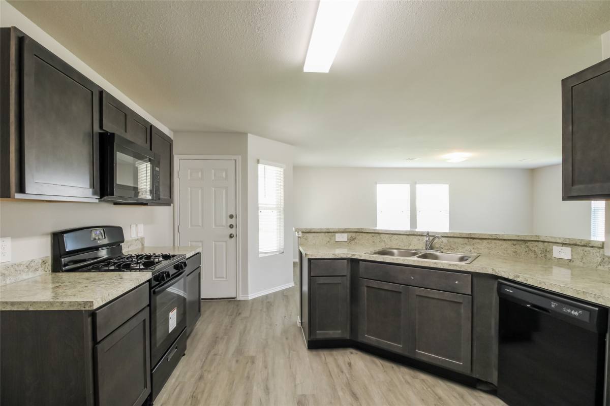 Apartment for rent at 14000 Lahontan Dr, Conroe, TX 77384