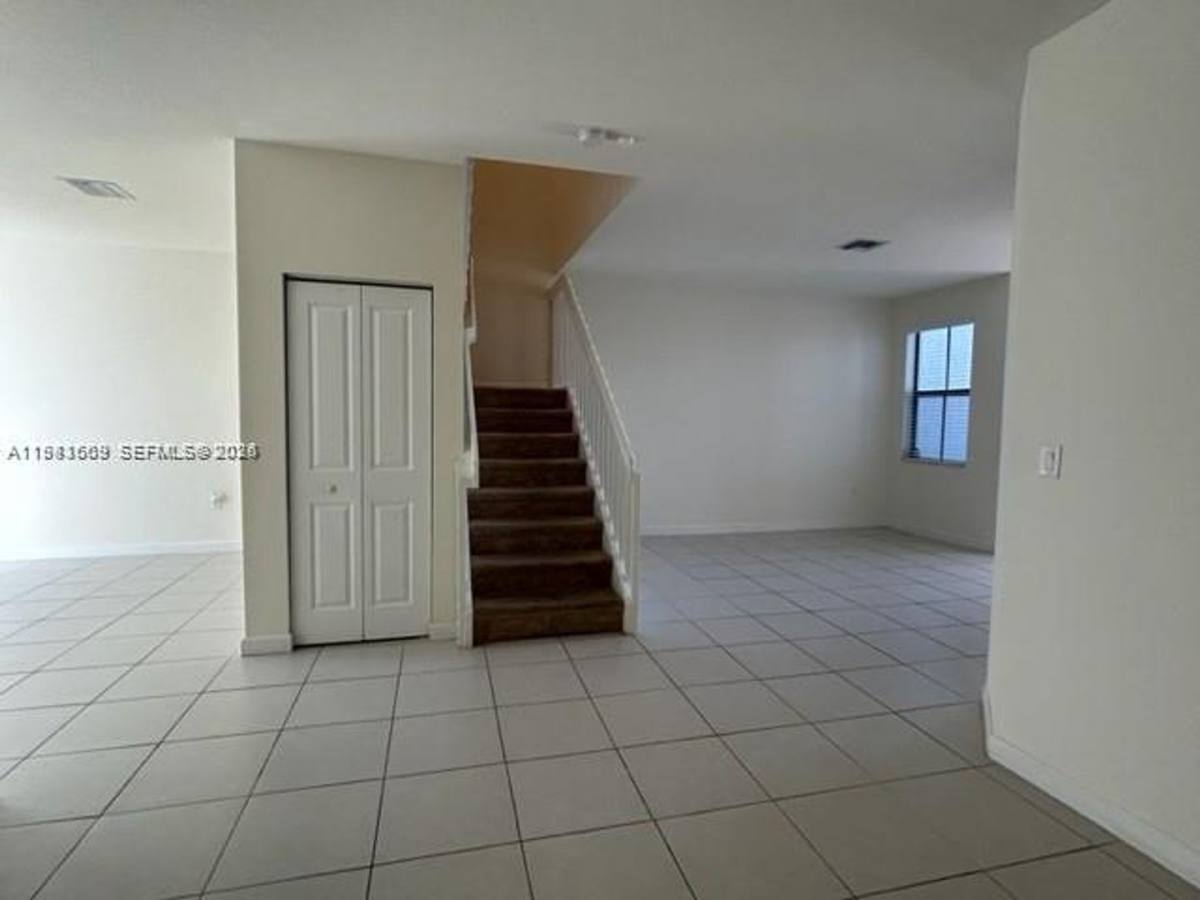Townhouse for rent at 3354 W 112th St, Hialeah, FL 33018