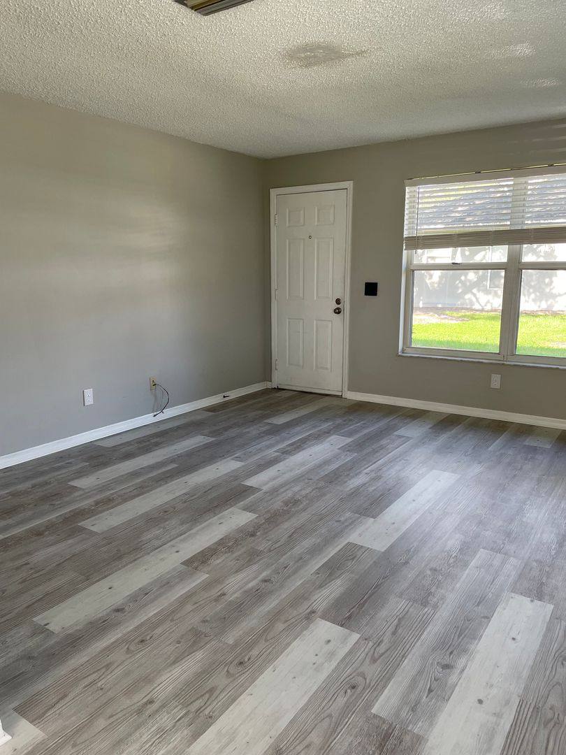 Apartment for rent at 1745 6th Ave, Vero Beach, FL 32960