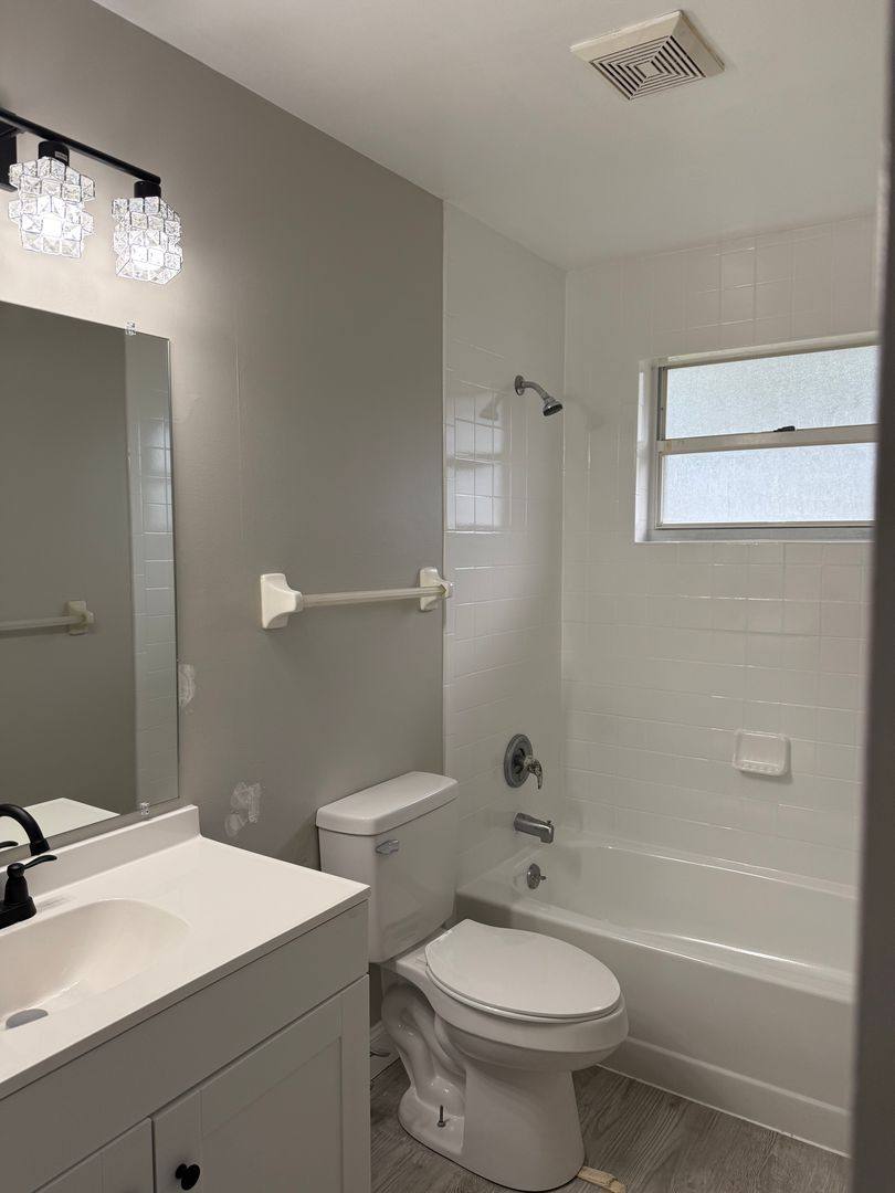 Apartment for rent at 1745 6th Ave, Vero Beach, FL 32960