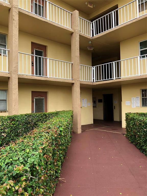 Condo for rent at 8590 Sunrise Lakes Blvd #106, Fort Lauderdale, FL 33322