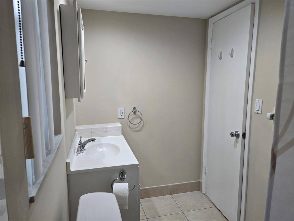 Condo for rent at 8590 Sunrise Lakes Blvd #106, Fort Lauderdale, FL 33322