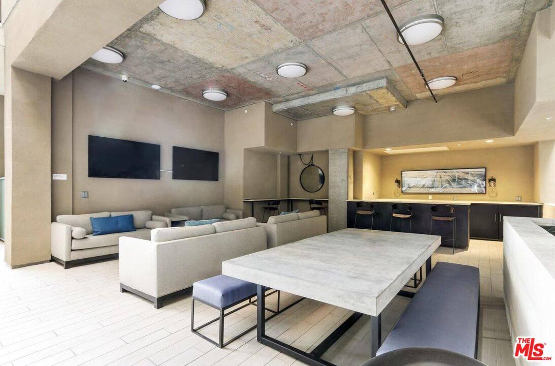Apartment for rent at 1249 S Grand Ave #205, Los Angeles, CA 90015