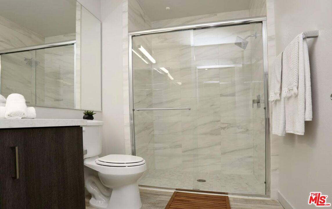 Apartment for rent at 1249 S Grand Ave #205, Los Angeles, CA 90015
