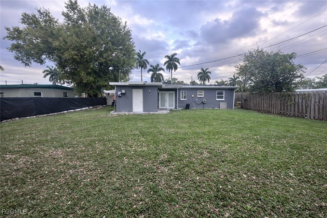 Apartment for rent at 3504 Lantana St, Fort Myers, FL 33916