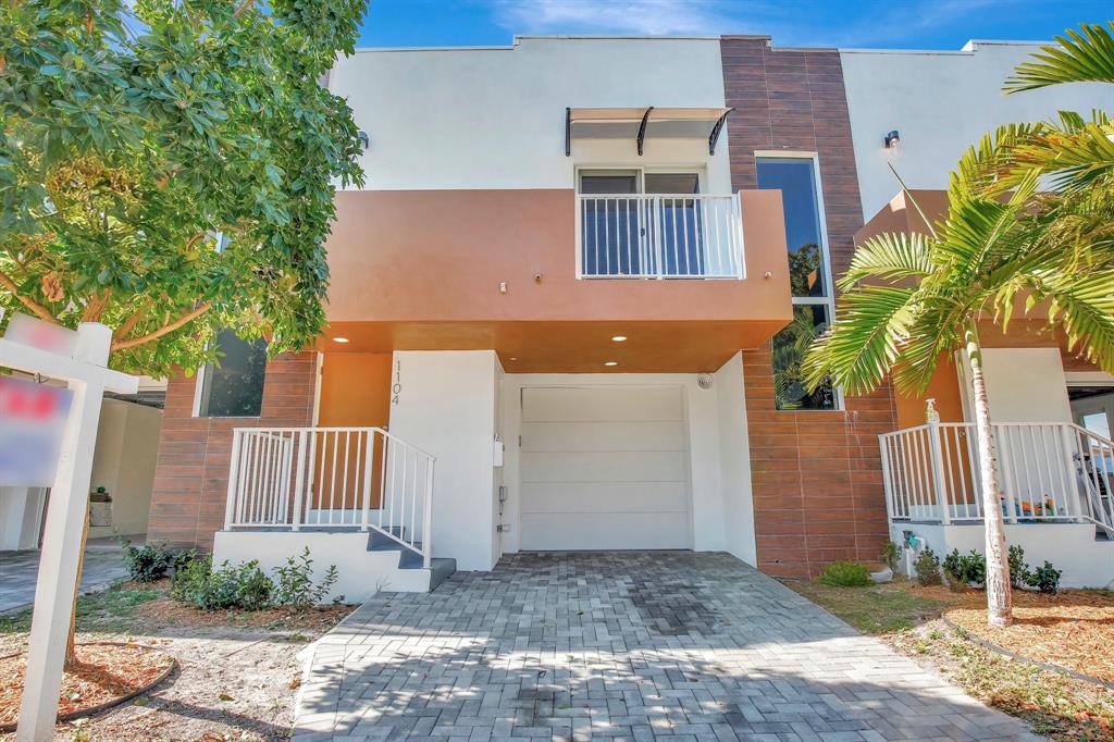Townhouse for rent at 1104 S 20th Ave, Hollywood, FL 33020