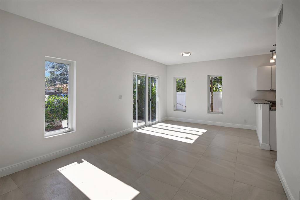 Townhouse for rent at 1104 S 20th Ave, Hollywood, FL 33020