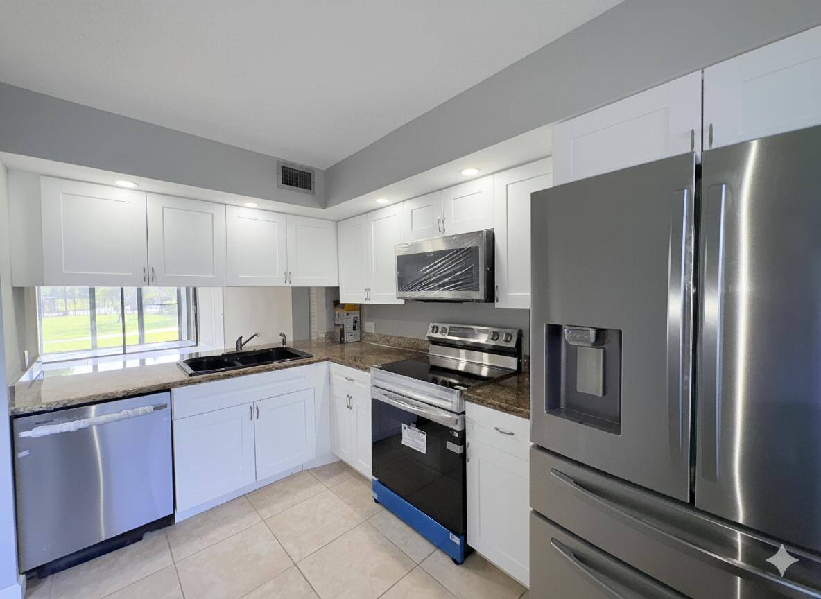 Apartment for rent at 218 Lake Pointe Dr #108, Fort Lauderdale, FL 33309