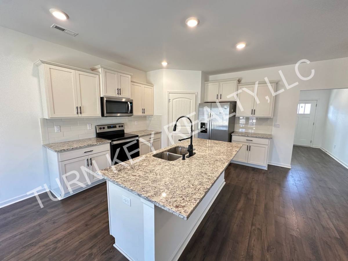 House for rent at 9521 Firebrick Dr, Kimberly, AL 35091