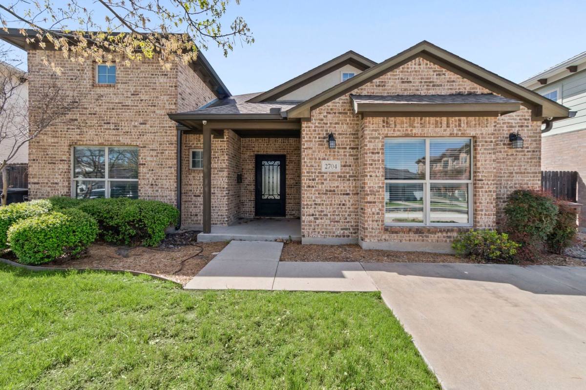House for rent at 2704 Gordon Ave, Fort Worth, TX 76110
